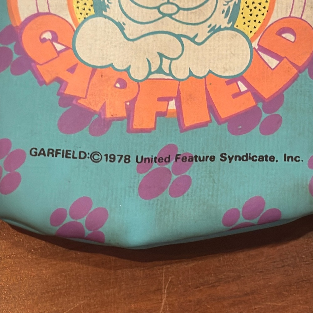 Vintage 1978 100% Pure GARFIELD Coin Purse With KISS Lock Pink Blue Cord Strap - Picture 5 of 11